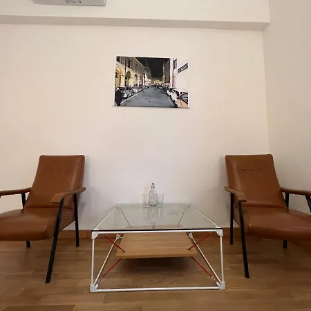 Πανσιόν Accanto Piazza 3*