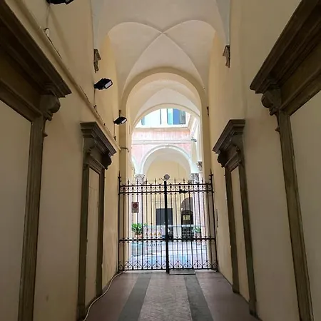 Accanto Piazza Болонья