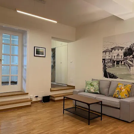 Accanto Piazza Гостевой дом