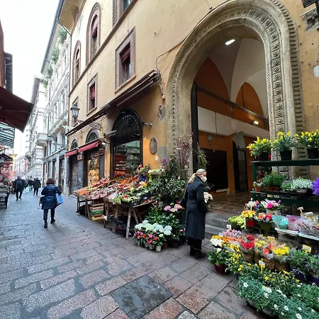 Accanto Piazza *