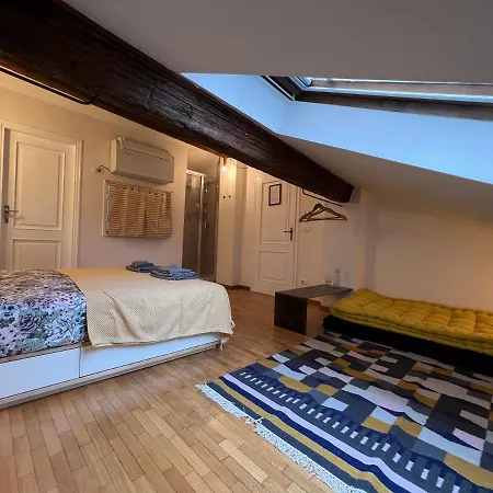 Accanto Piazza Guest house *
