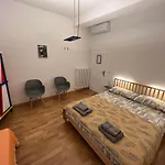 Accanto Piazza Konukevi 3*